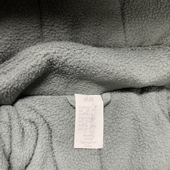 H&M Snowsuit Size 4T EUC - Picture 3 of 4